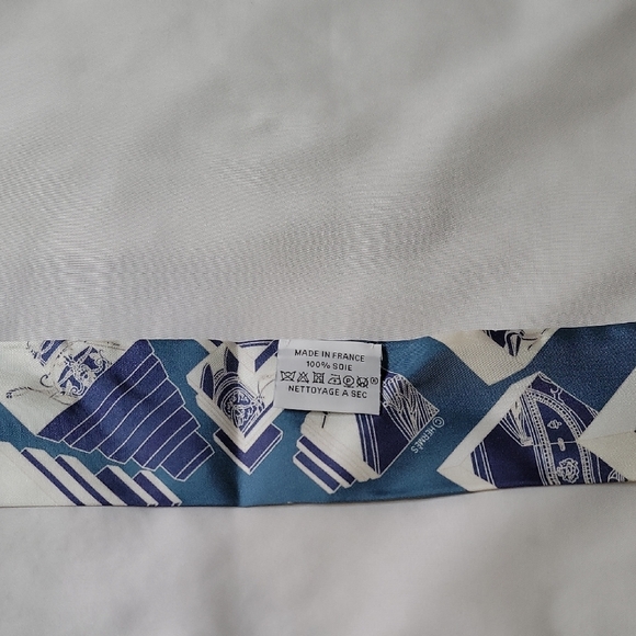 Hermès Springs Silk Twilly In Marine, Creme, And Petrole - Picture 4 of 4